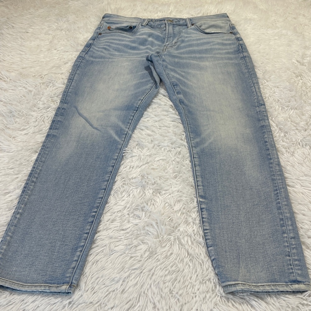 American Eagle ATHLETIC SKINNY Denim with Light Blue hue MENS JEANS SIZE 31/30